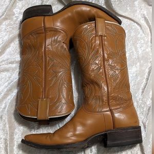 Vintage Western Nacona Cowboy Boot in Cognac Brown